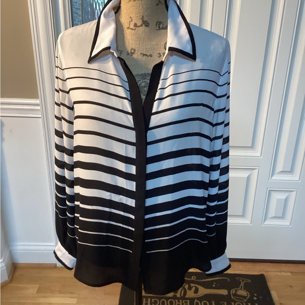 White House Black Market Monochrome Blouse